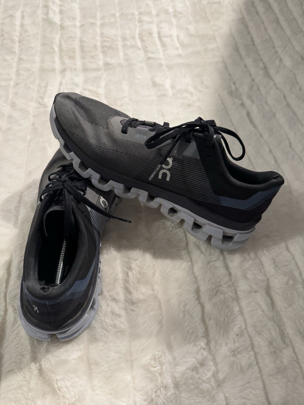 On Cloudflow Women's Size 9 Gray Black Running Athletic Sneakers